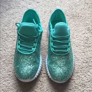 Size 7 Teal glitter bomb sneaker